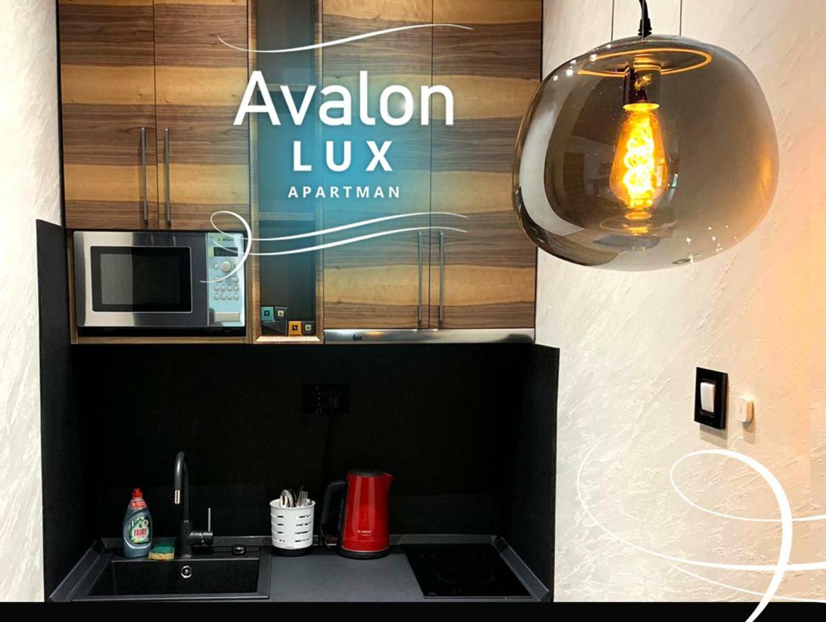 Avalon Lux Studio Apartment Novi Sad Exterior foto