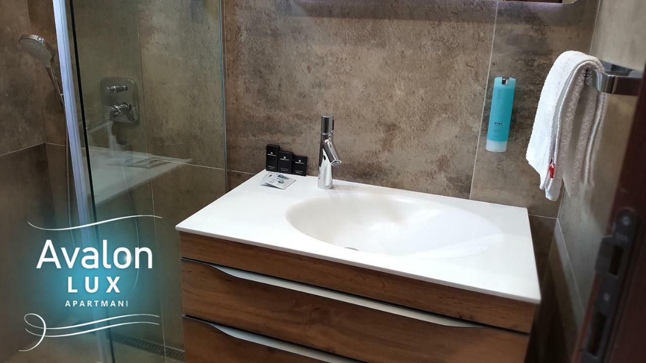 Avalon Lux Studio Apartment Novi Sad Exterior foto